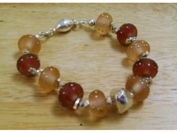 apricotglassbracelet.jpg